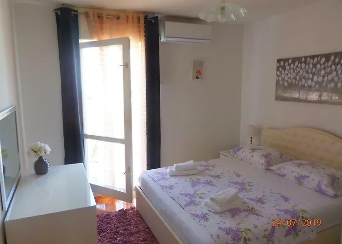 Lara & Ante Apartament *